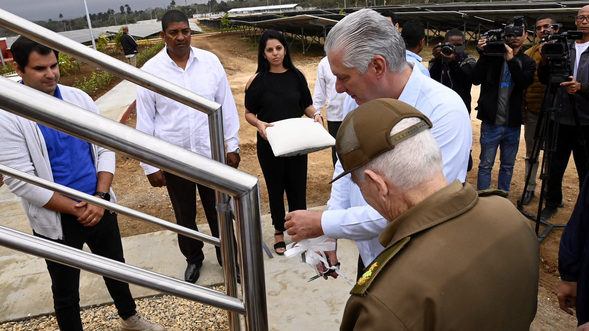 Inauguracion; primer parque solar fotovoltaico; cuba; 2025; presidente